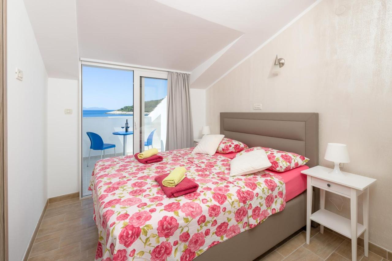 Luxury Bellavista Amazing Sea Holidays With Private Beach & Parking Milna  Ngoại thất bức ảnh