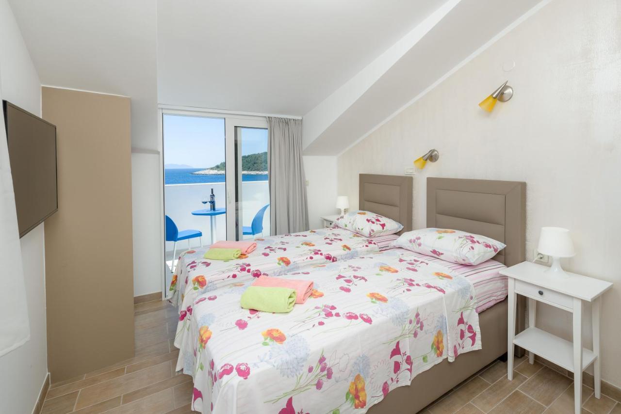 Luxury Bellavista Amazing Sea Holidays With Private Beach & Parking Milna  Ngoại thất bức ảnh