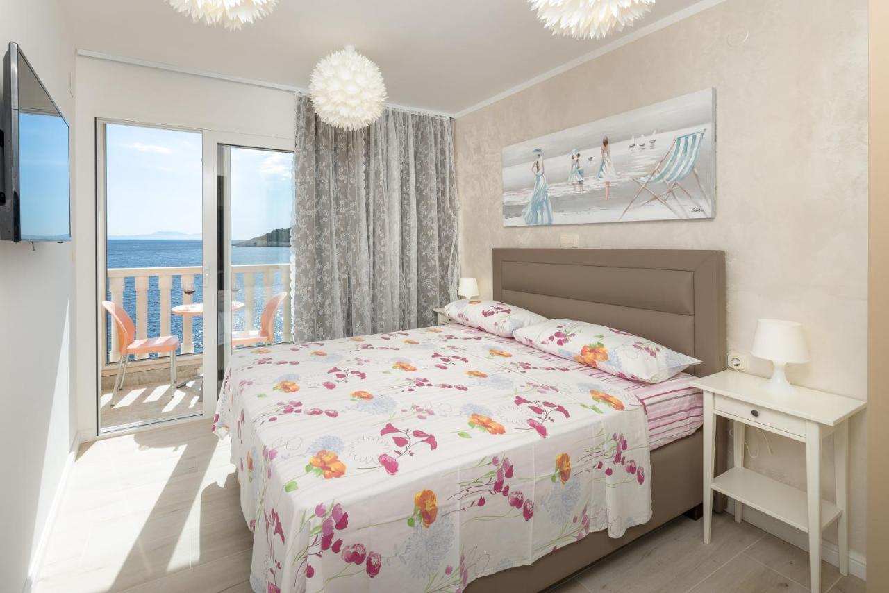 Luxury Bellavista Amazing Sea Holidays With Private Beach & Parking Milna  Ngoại thất bức ảnh