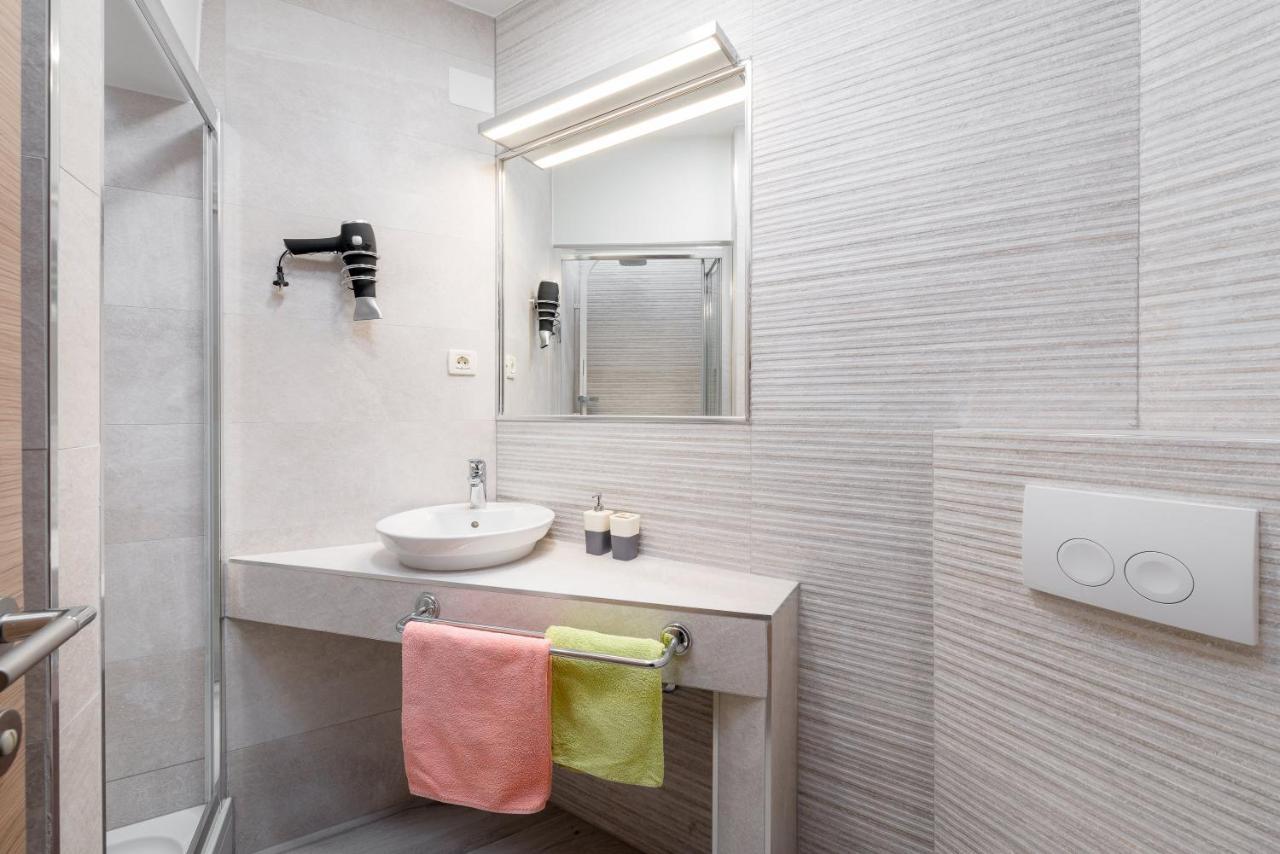 Luxury Bellavista Amazing Sea Holidays With Private Beach & Parking Milna  Ngoại thất bức ảnh