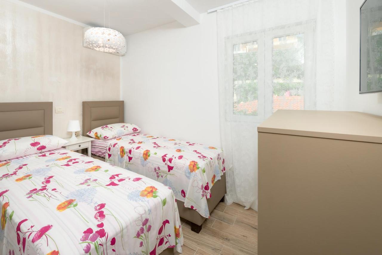Luxury Bellavista Amazing Sea Holidays With Private Beach & Parking Milna  Ngoại thất bức ảnh
