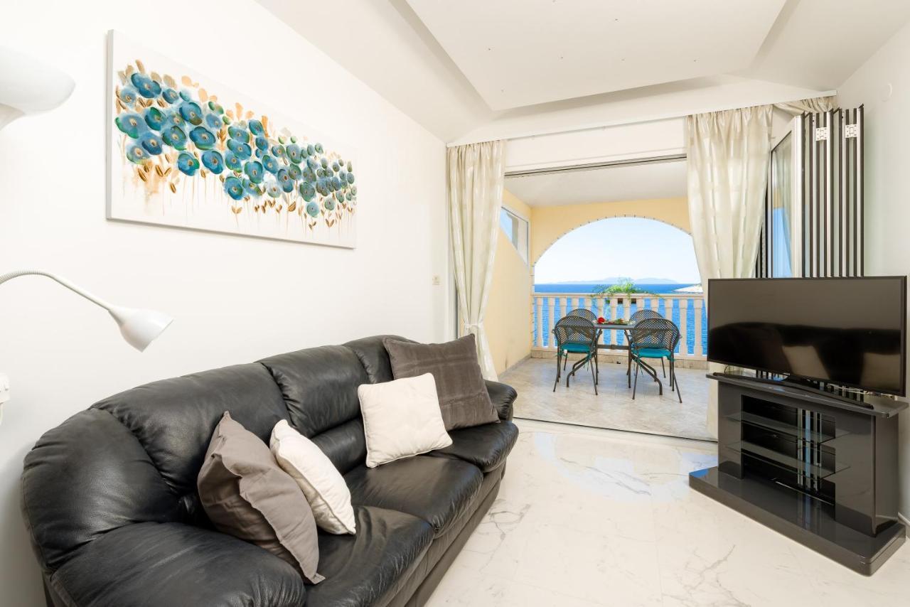 Luxury Bellavista Amazing Sea Holidays With Private Beach & Parking Milna  Ngoại thất bức ảnh