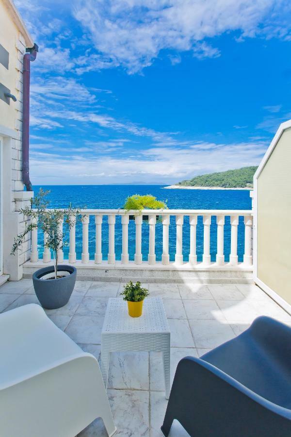 Luxury Bellavista Amazing Sea Holidays With Private Beach & Parking Milna  Ngoại thất bức ảnh