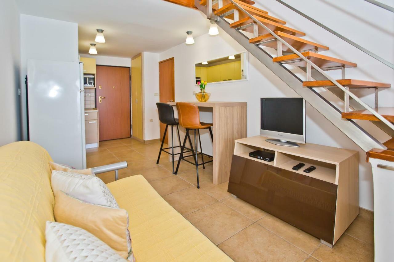 Luxury Bellavista Amazing Sea Holidays With Private Beach & Parking Milna  Ngoại thất bức ảnh