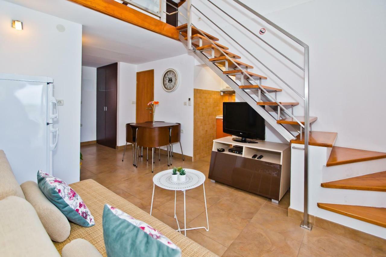 Luxury Bellavista Amazing Sea Holidays With Private Beach & Parking Milna  Ngoại thất bức ảnh