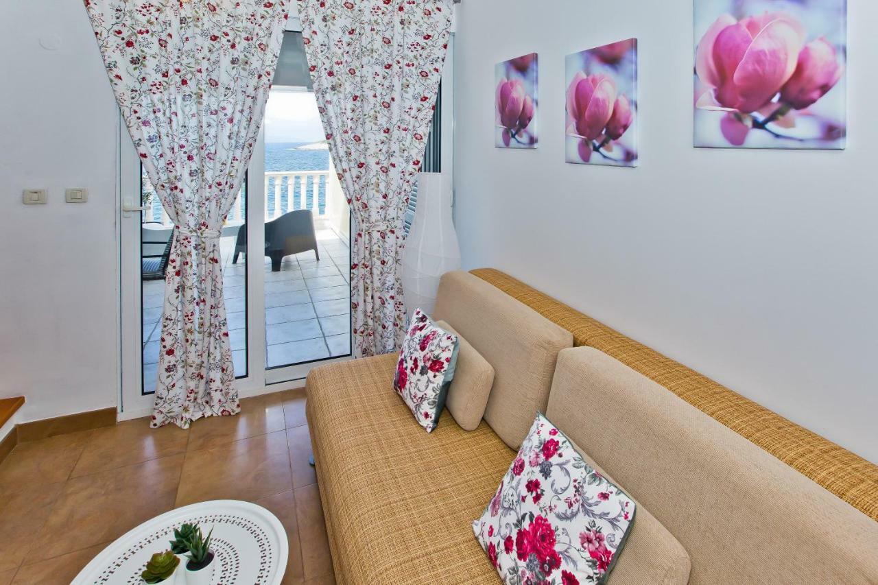 Luxury Bellavista Amazing Sea Holidays With Private Beach & Parking Milna  Ngoại thất bức ảnh