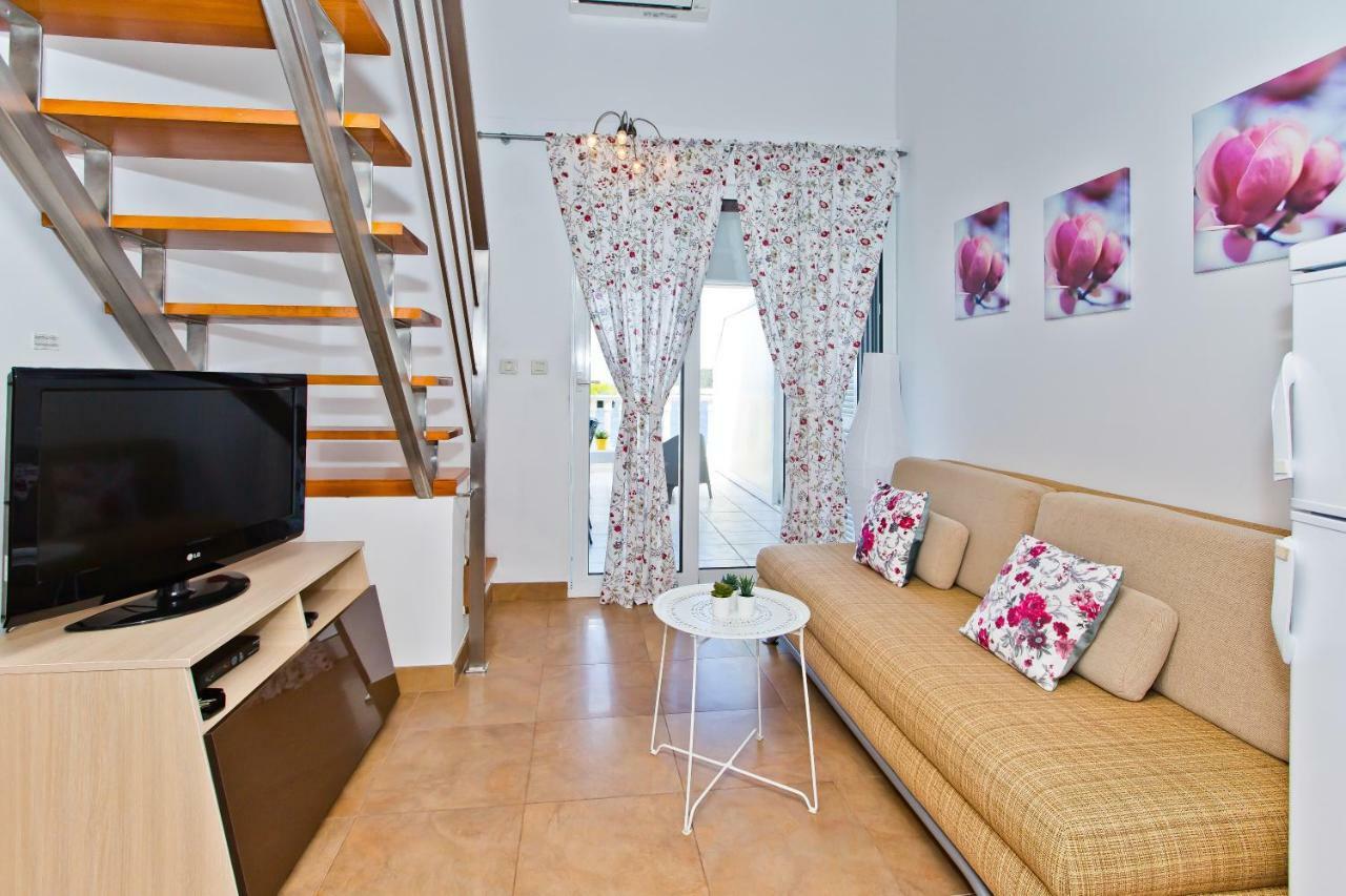 Luxury Bellavista Amazing Sea Holidays With Private Beach & Parking Milna  Ngoại thất bức ảnh